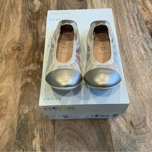 Geox Respira Girls Piuma Beige Ballerina Ballet Flats - Size 12 (Little Girls)